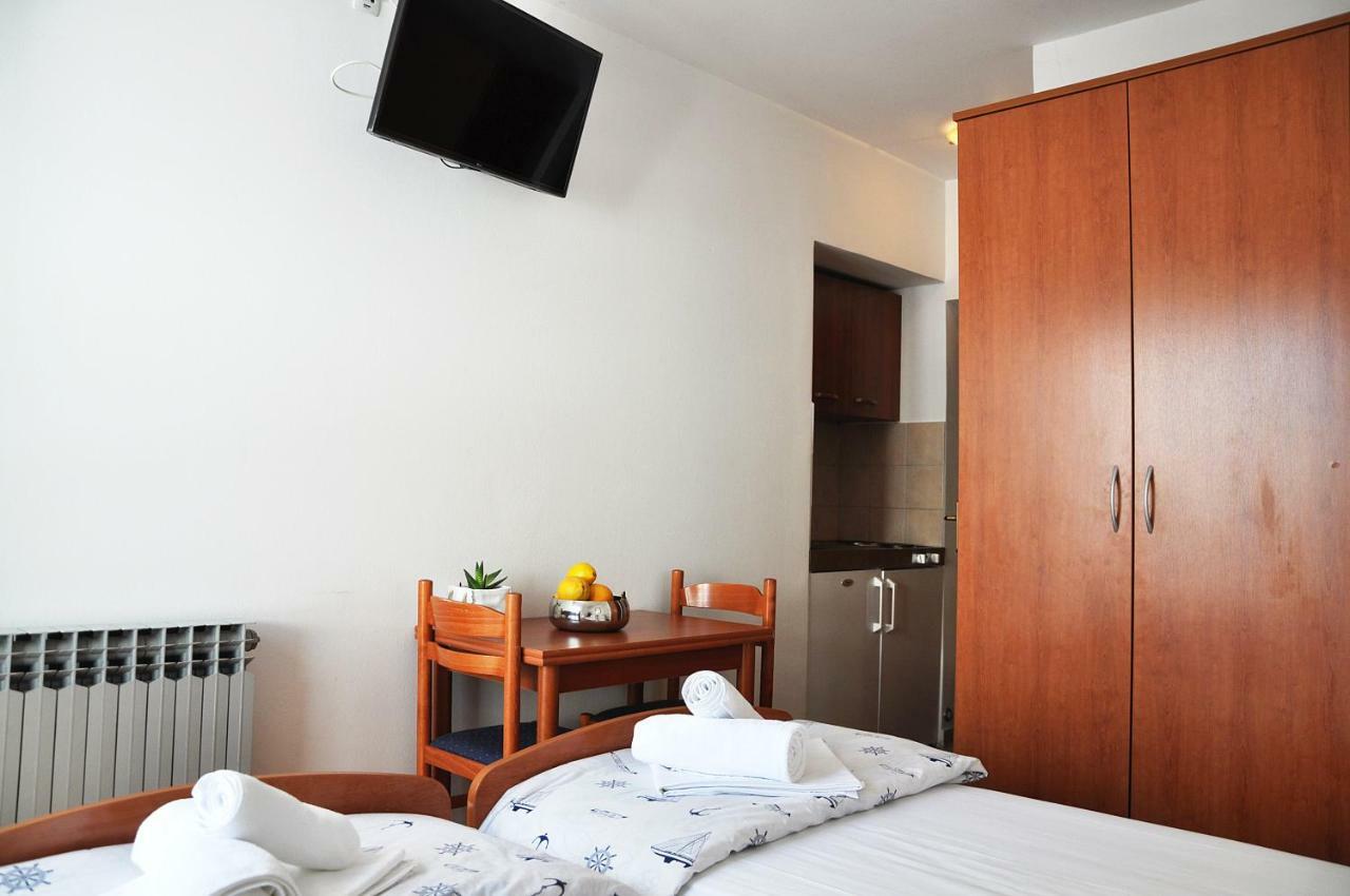 Sunrise Apartments And Studio Apartments Lokva Rogoznica Exterior foto